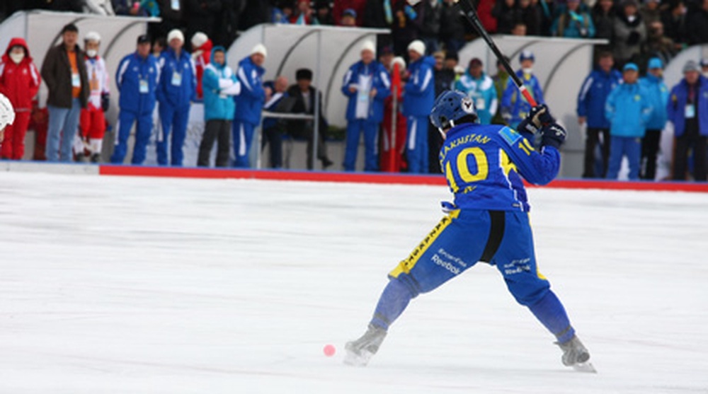 Игрок сборной Казахстана по бенди. Фото Владимир Дмитриев©