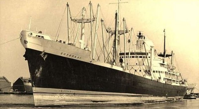 Торговое судно SS Cotopaxi. Длина корабля 77 метров, ширина 13,3 метра. Архивное фото